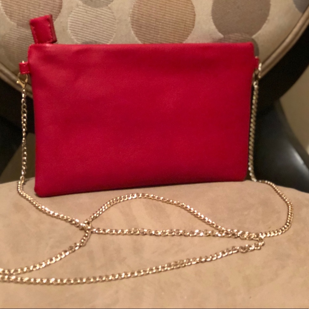 Red Shoulder Purse with gold chain